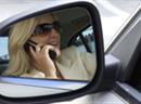 76 Prozent der Befragten telefonieren während sie das Auto lenken.