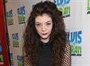 Lorde glaubt, dass sich Berichte über Stars verändern werden: Diese können sich auf Twitter und Co. zu Dingen äussern, die ihnen wichtig sind und müssen keine Interviews mehr geben.
