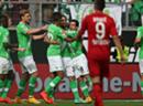 Die Wolfsburger jubeln nach dem ersten Treffer durch Ricardo Rodriguez.