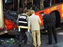 Neue Terrorziele? ETA richtete Anschläge bisher nur gegen Politiker. Bild: Barcelona-Bus-Anschlag Oktober 2000.