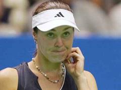 Im vierten Turnier in Folge zog Martina Hingis gegen eine Spielerin aus den Top Ten den Kürzeren.