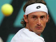 Juan Carlos Ferrero gewann gegen Janko Tipsarevic in drei Sätzen.