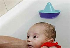 Kinder mögen Badespielzeug, aber zu viele Produkte enthalten gefährliche Phtalate.