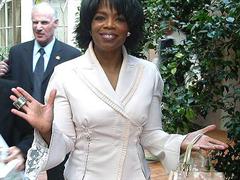Oprah Winfrey verdient 315 Mio. Dollar pro Jahr.