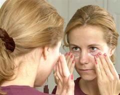 Das Bundesinstitut für Risikobewertung warnt vor krebserregenden Kosmetika.