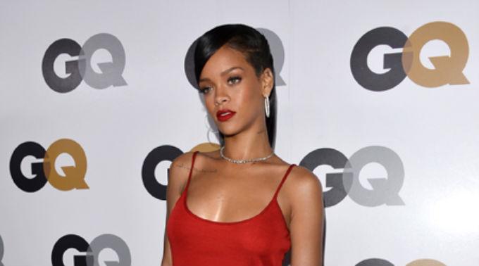 Rihanna machte ihre Fans per Twitter heiss, dass sie morgen etwas von ihr erwarten können.