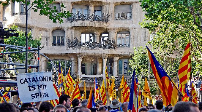 Das reiche Katalonien mit seinen 7,5 Millionen Einwohnern liegt im Nordosten Spaniens und verfügt über ein eigenes Parlament und eine Regierung.