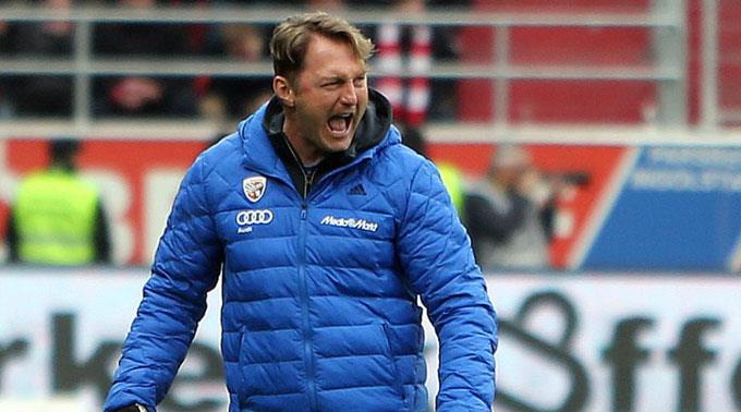 Hasenhüttl erhält einen Dreijahresvertrag in Leipzig.