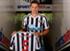 Fabian Schär wechselt auf die Insel zu Newcastle United.